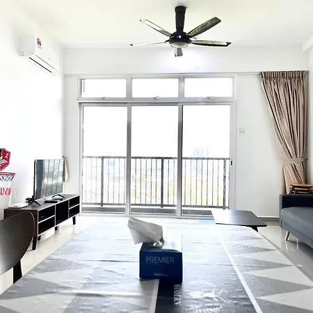Urban Home-Swimming Pool-City Center Malacca Exterior photo