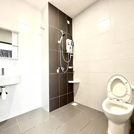 Urban Home-Swimming Pool-City Center Malacca Exterior photo