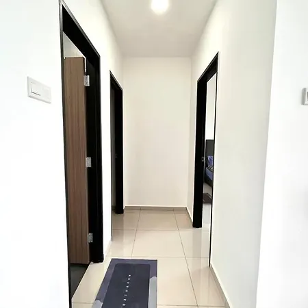 Urban Home-Swimming Pool-City Center Malacca Exterior photo