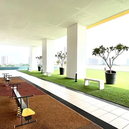 Urban Home-Swimming Pool-City Center Malacca Exterior photo