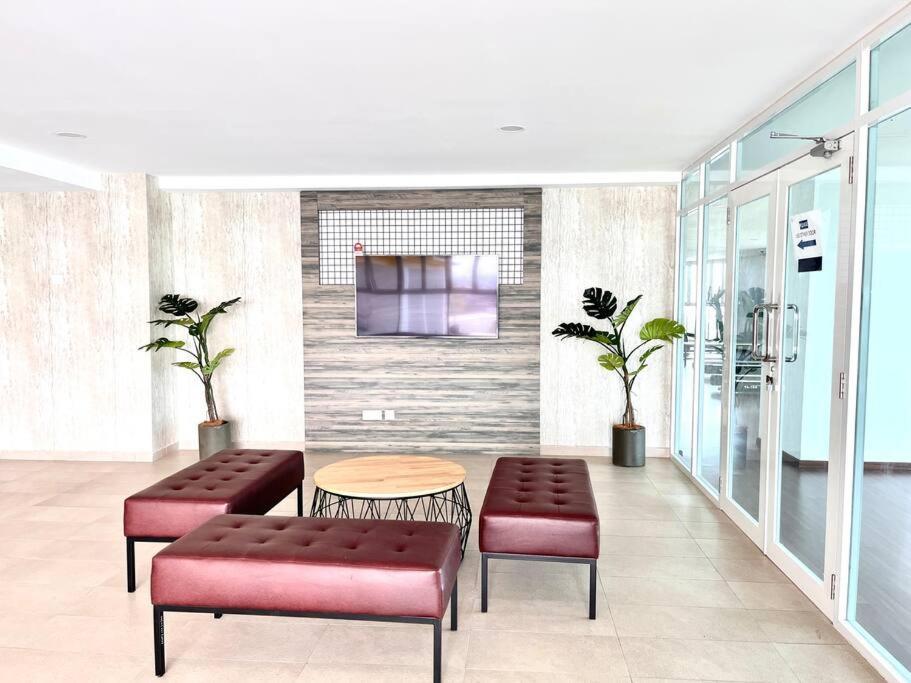 Apartment Urban Home-swimming Pool-city Center