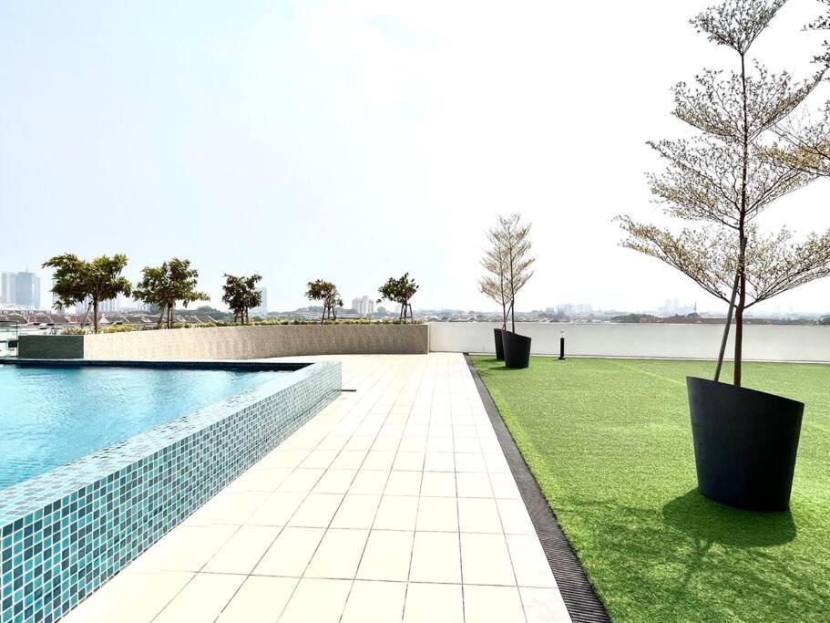 Apartment Urban Home-swimming Pool-city Center