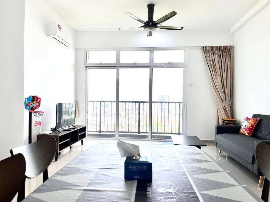 Urban Home-swimming Pool-city Center Apartment *