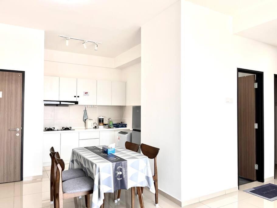 Apartment Urban Home-swimming Pool-city Center *