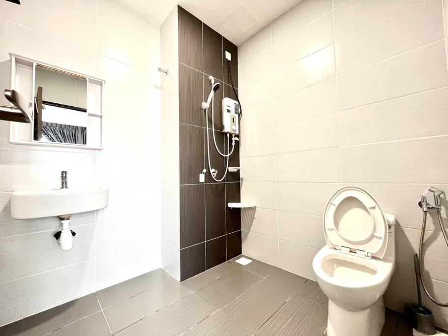 Apartment Urban Home-swimming Pool-city Center Malacca