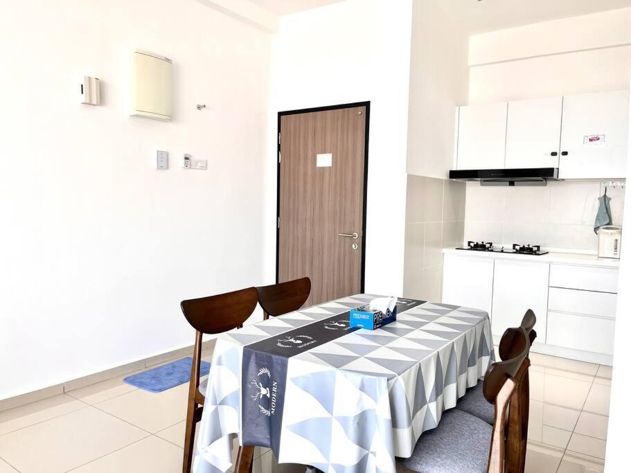 Apartment Urban Home-swimming Pool-city Center *