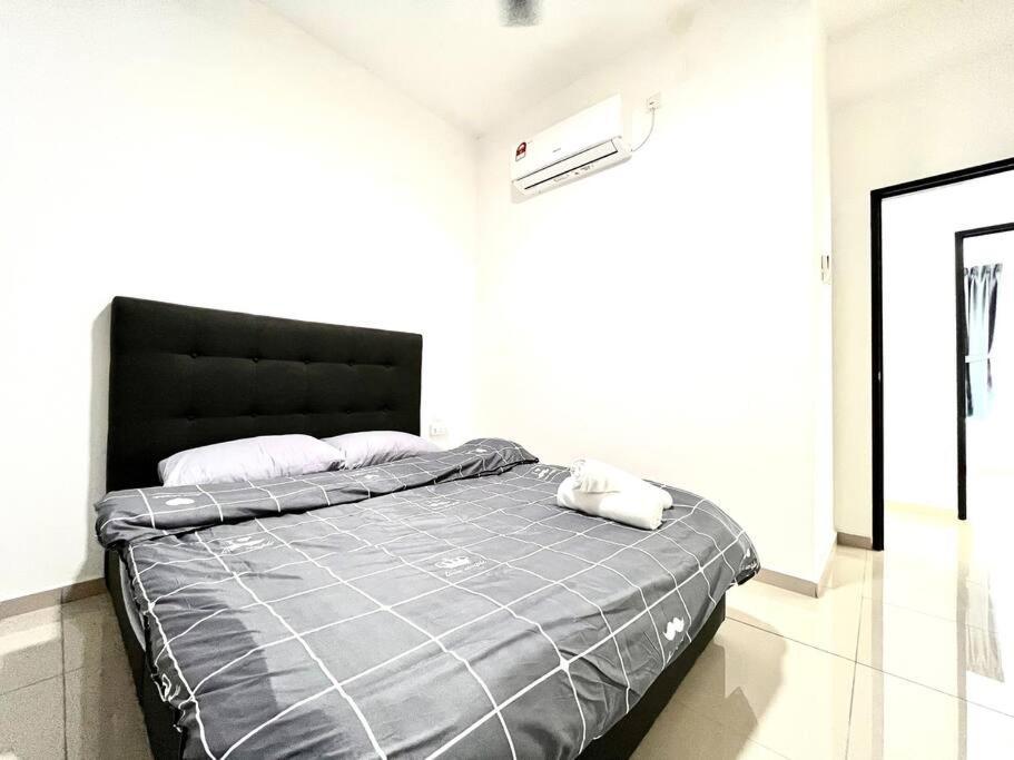 Urban Home-swimming Pool-city Center Apartment Malacca